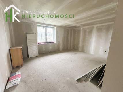 Dom wolnostojący w pobliżu jeziora