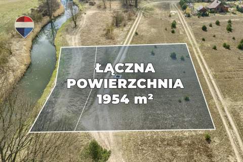 Działka z linią brzegową i zabudową rekreacyjną
