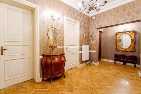 Apartament z duszą tuż przy Plantach, klima, winda