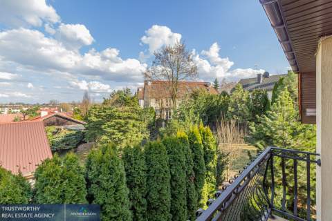Pychowice, przestronny dom 260 m2, działka 8 ar