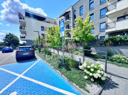 Apartament 2 pokoje, winda, ogród/garaż.