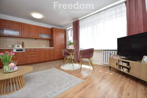 Mieszkanie 3 pokoje, 1 piętro, blok, balkon