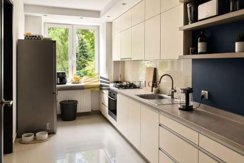 Apartament w Kamienicy w Sercu Mokotowa