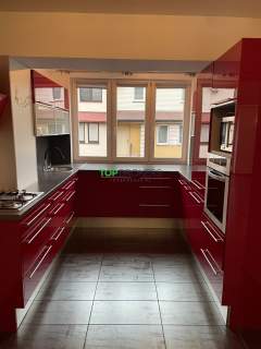 Dom z ogródkiem i tarasem, w zielonej okolicy