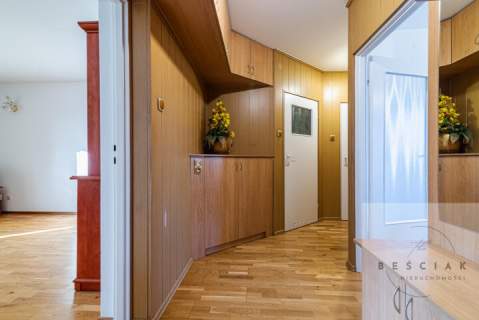 Tarnów ul. Dąbrowskiej 26 1.p. 64 m2 balkon piwnica k