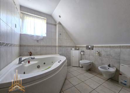 Dom wolnostojący w atrakcyjnej lokalizacji