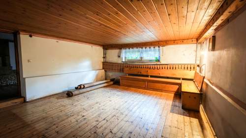 Wolnostojący dom z dużym tarasem i garażem w Koniakowie