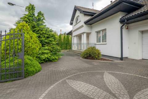 Dom dla rodziny 6 pokoi, działka 1230m2