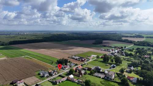 900m2 blisko lasy woda prąd w granicy prostokąt