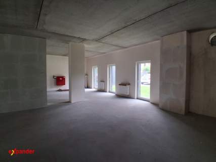 Lokal na parterze w centrum 198