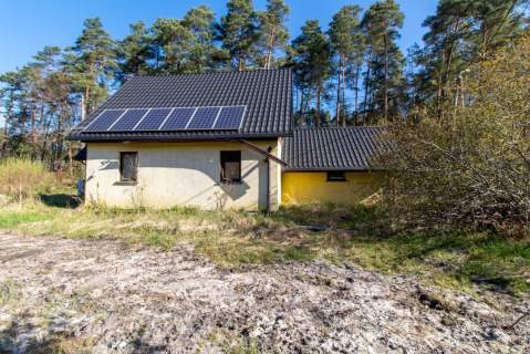 Dom z Energią ze Słońca i Lasem za Oknem- Zielona