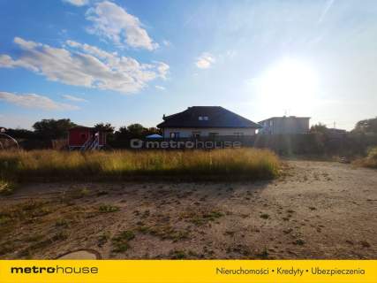 Parcela w pięknej lokalizacji - 731 m2