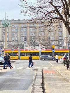 1 pok. kamienica, winda ul. Koszykowa.