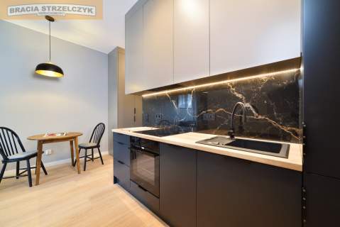 2 pokojowy apartament przy Al. Solidarności