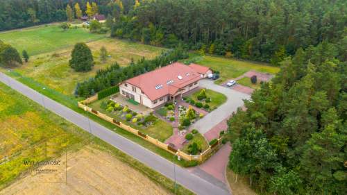 Hotel z restauracją 1500 m - duża działka 4400 m 