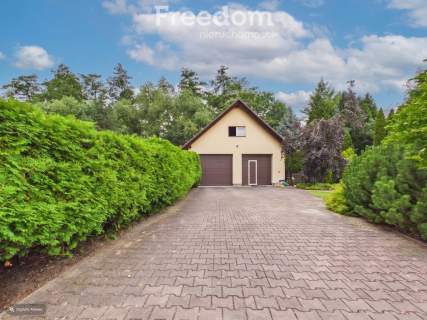 Budynek z potencjałem adaptacji na dom do 230 m 