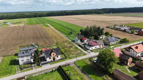 900m2 blisko lasy woda prąd w granicy prostokąt