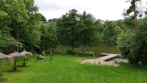 Mazury-malownicza działka blisko jeziora i lasu.