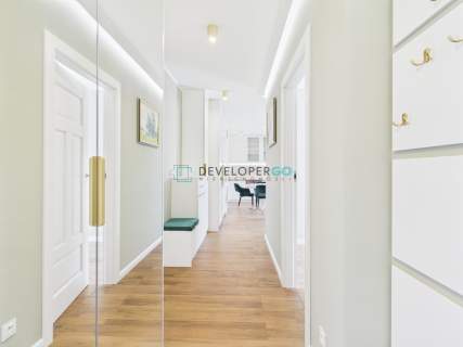 Trzypokojowy apartament w kamienicy z garażem,