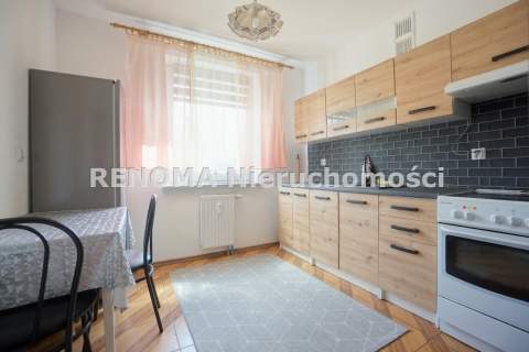 Przytulna kawalerka z dużym balkonem