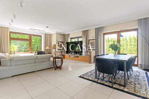 Funkcjonalny dom do wynajęcia, 304 m2 Wilanów