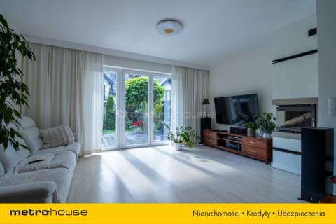 Segment środkowy 125m2, wiata, 5 pokoi