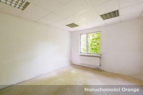 Budynek biurowo-usługowy w Ożarowie