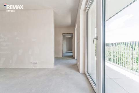 Duże mieszkanie z dwoma balkonem i wykuszem