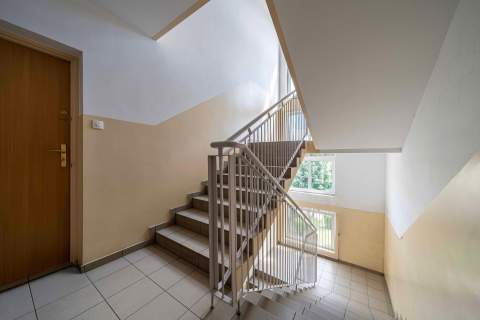 2 pokoje z balkonem i piwnicą   Gniezno Łokietka