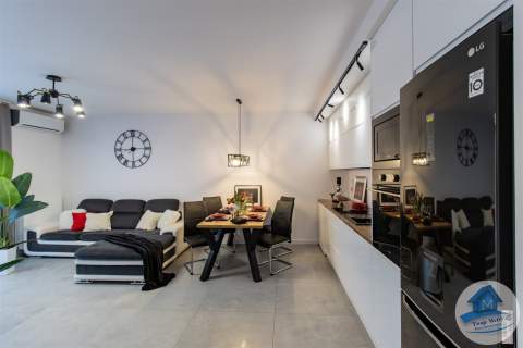 Okrężna 3- winda, balkon, m. postojowe/ WOLNE