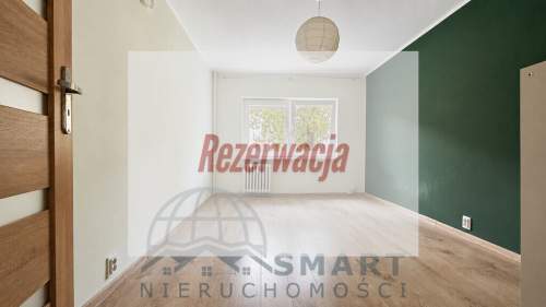Trzypokojowe mieszkanie na 1 piętrze.