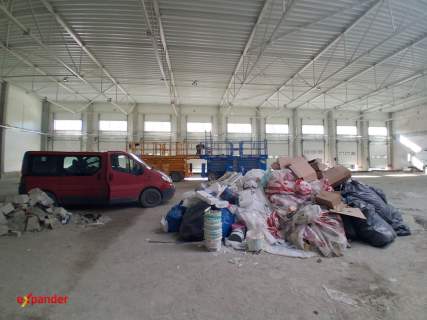 Hala z bramami dla Tir biura plac 2160 m2