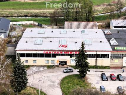Kompleks Komercyjny 3430 m przy DK9