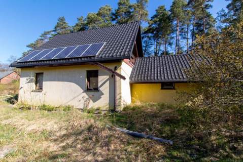 Dom z Energią ze Słońca i Lasem za Oknem- Zielona
