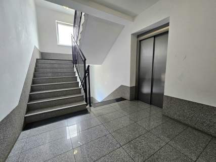 2 pokoje balkon 1 piętro winda Jagodno Krzyki Wroc