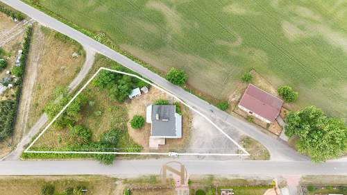 BUDYNEK HANDLOWO-USŁUGOWY-JENINIEC