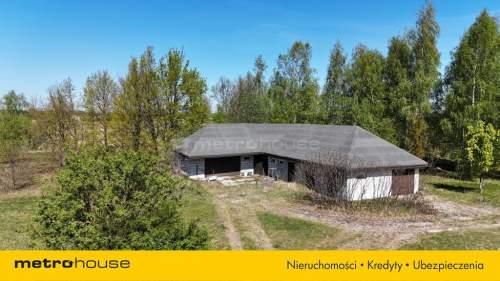 Obszerna działka, dom oraz stajnia - Kamienica
