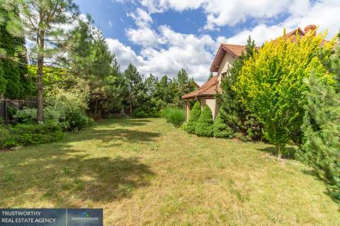 Pychowice, przestronny dom 260 m2, działka 8 ar