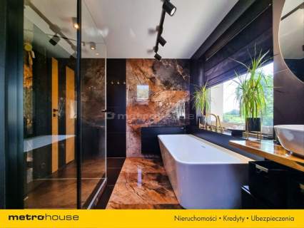 Dom z jacuzzi i prywatnym laskiem 180 m