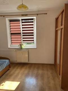 Na wynajem 2-pokojowe mieszkanie - 43 m2, parter z balkonem