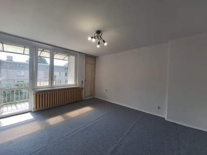 2 POKOJE 49,7 m 2 PIĘTRO UL. PARTYZANTÓW