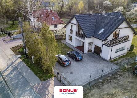 Przestronny dom z funkcjonalnym układem