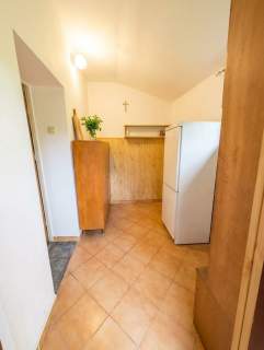 Dom z garażem, niezależne mieszkanie, bud. gospodarczy, las