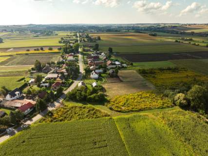 Płaska, prostokątna działka 33 km do Krakowa