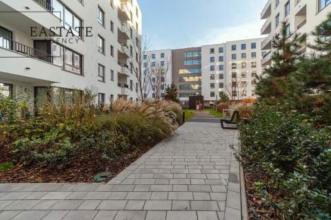 przestronna kawalerka balkon parking