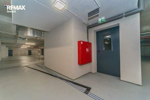Duże mieszkanie z dwoma balkonem i wykuszem