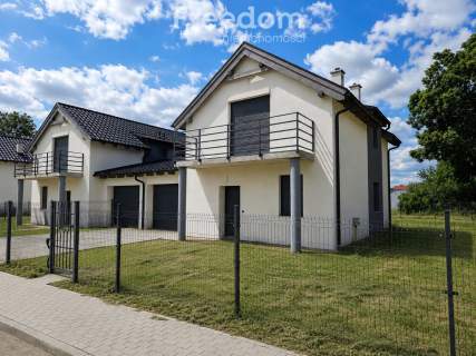 Nowoczesny dom w bliźniaku Duża działka 644m2