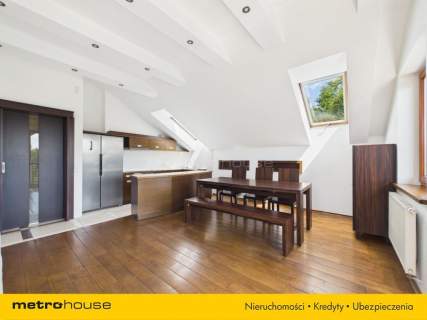Apartament 2 garaże i komórka