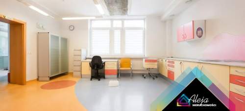 Przestronny, uniwersalny lokal nie tylko pod usługi medyczne