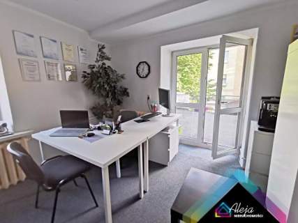 Lokal biurowy w cenie z mediami.1000-lecie